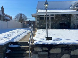 8140 Lexington Ave, Philadelphia, PA 19152