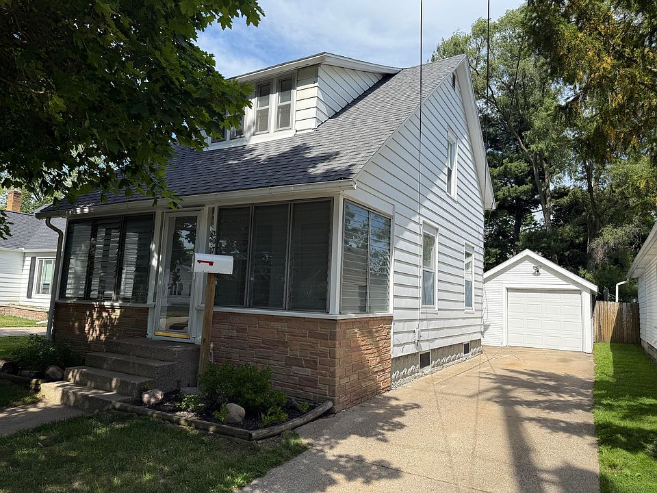 1st image of 2074 Prospect Ave NE