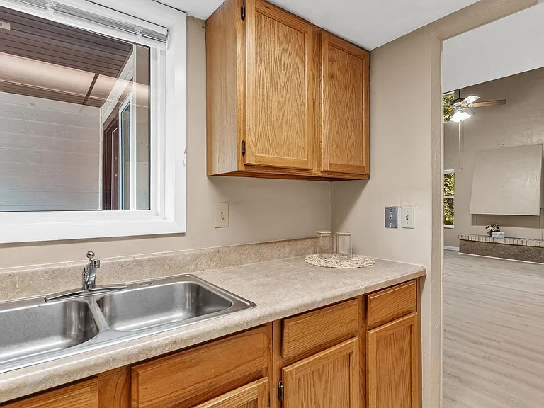 14202 Sandalwood Dr — Photo 17