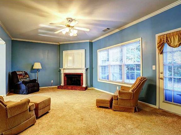 4th image of 2075 Pine Tree Dr APT F3