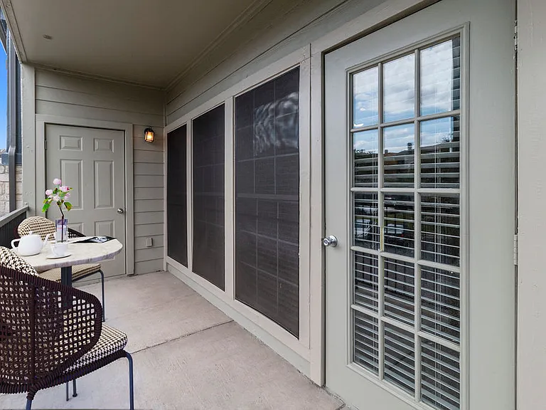 Oakville Apartments — Photo 21
