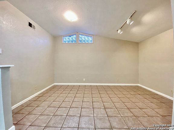 3rd image of 234 Marchmont Ln