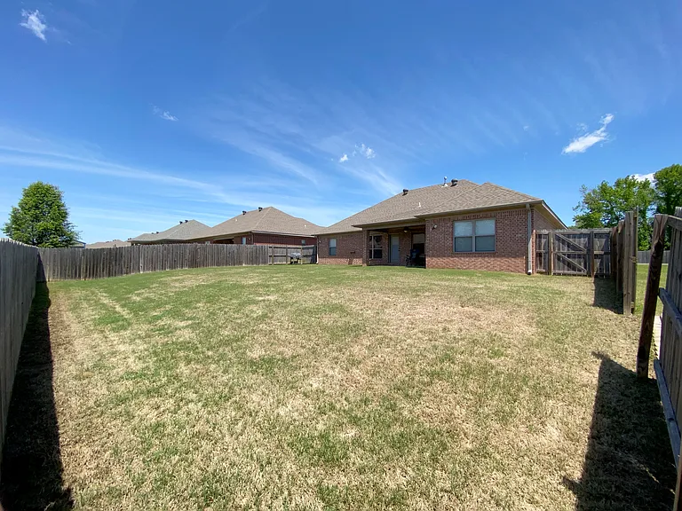1317 Puritan Dr — Photo 8