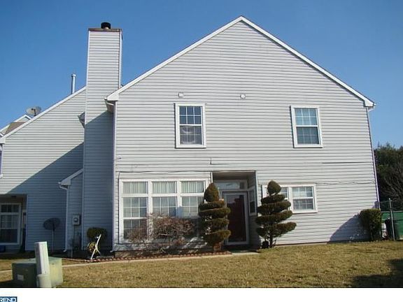 3rd image of 920 Thoreau Ln