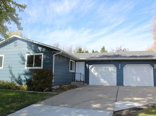 2932 17th Ave S, Moorhead, MN 56560