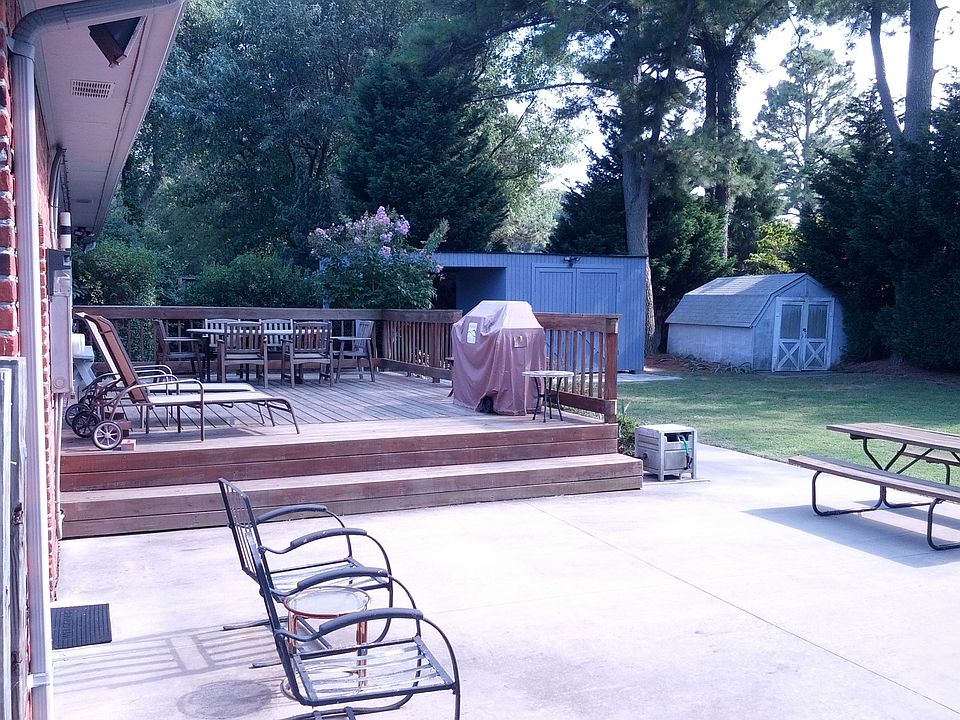 2nd image of 1505 Lakeview Dr