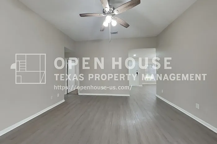 28811 Stapleford St — Photo 4