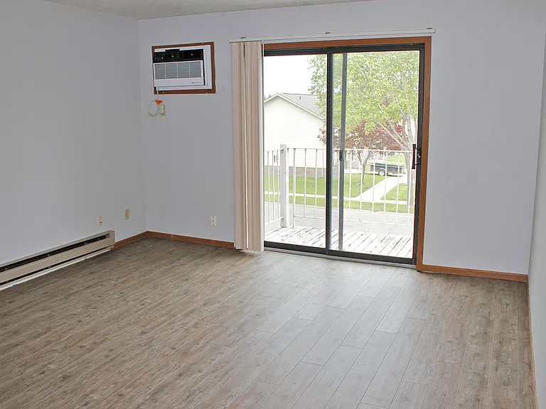 920 Southland Ln — Photo 11