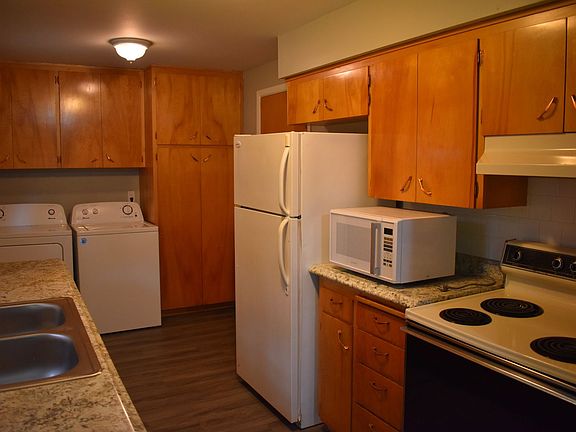 2nd image of 630 & 640 W Grant St #B9a3124da
