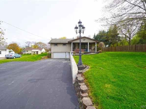 1517 Adams St, Silver Creek, NY 14136