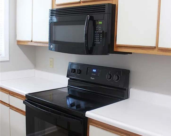 325-8 Waterdown Dr #8 — Photo 8