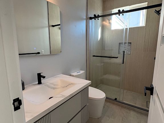 4th image of 18630 Crabtree Ave #2