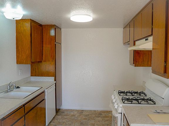 3rd image of 216 S Marguerita Ave APT 3