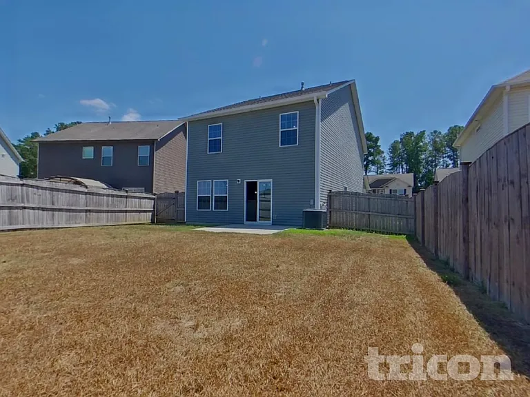 313 Fairford Rd — Photo 18