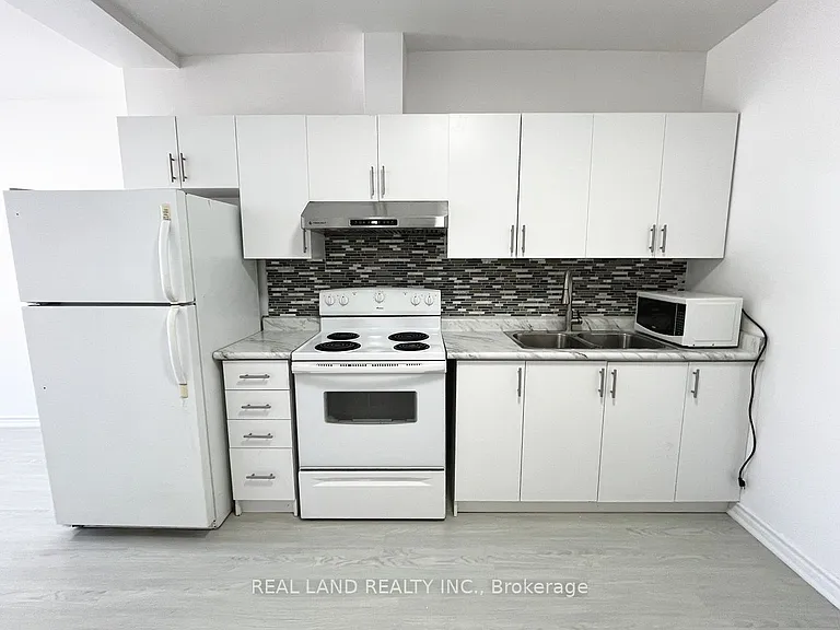 31 King St E #1 — Photo 5