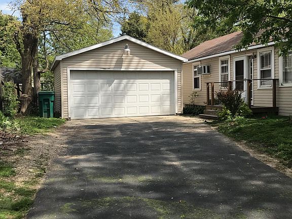 detached garage