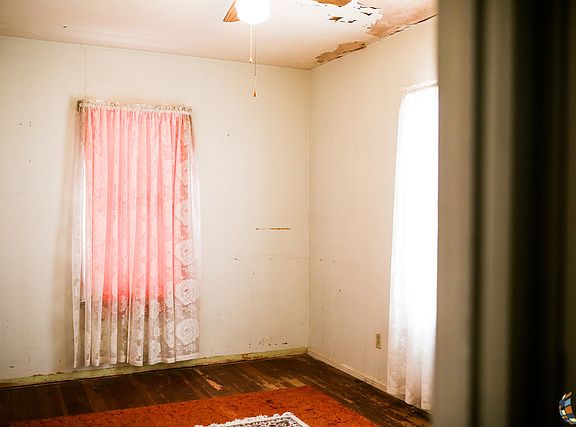 5th image of 829 Fern Ave
