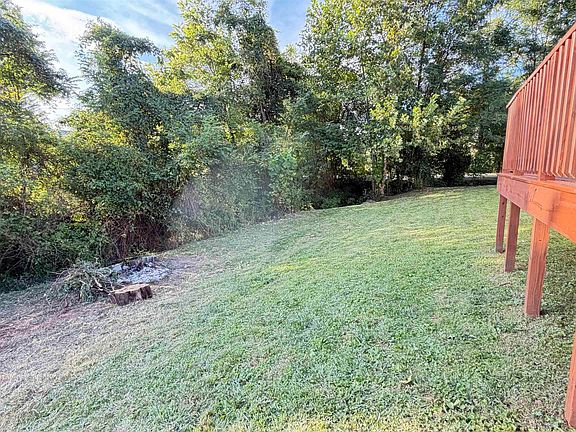2nd image of 5263 Woodland Dr