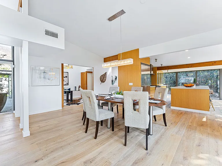 6225 Frondosa Dr — Photo 8