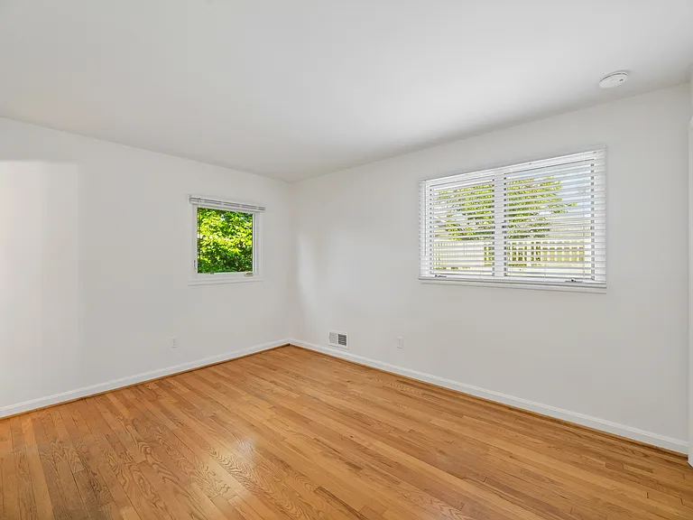 1106 Westbriar Ct NE — Photo 20