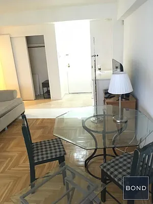 Rented by Bond New York | media 23