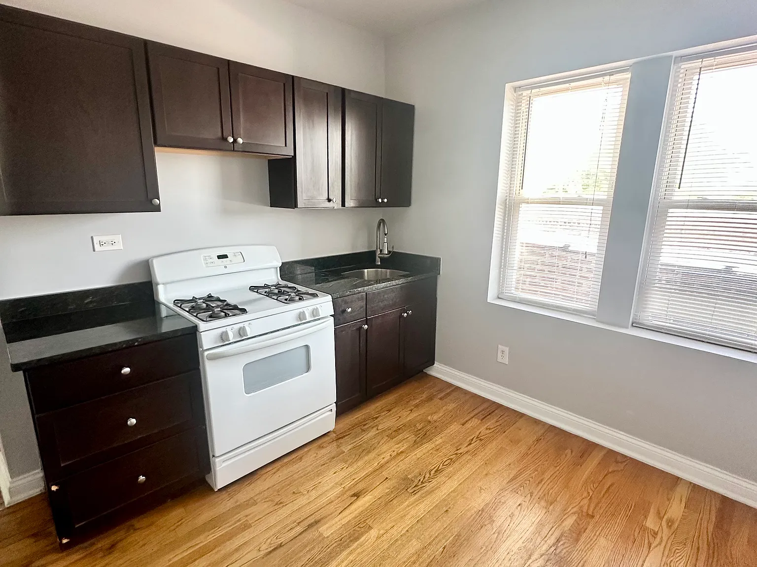 2 bed, $1,400 — Photo 1