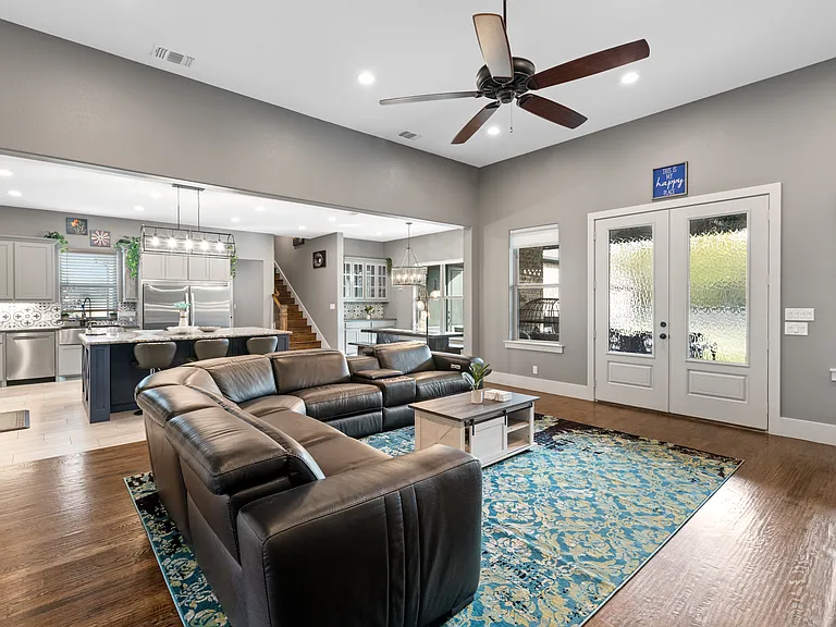 16001 Plum Ln — Photo 10