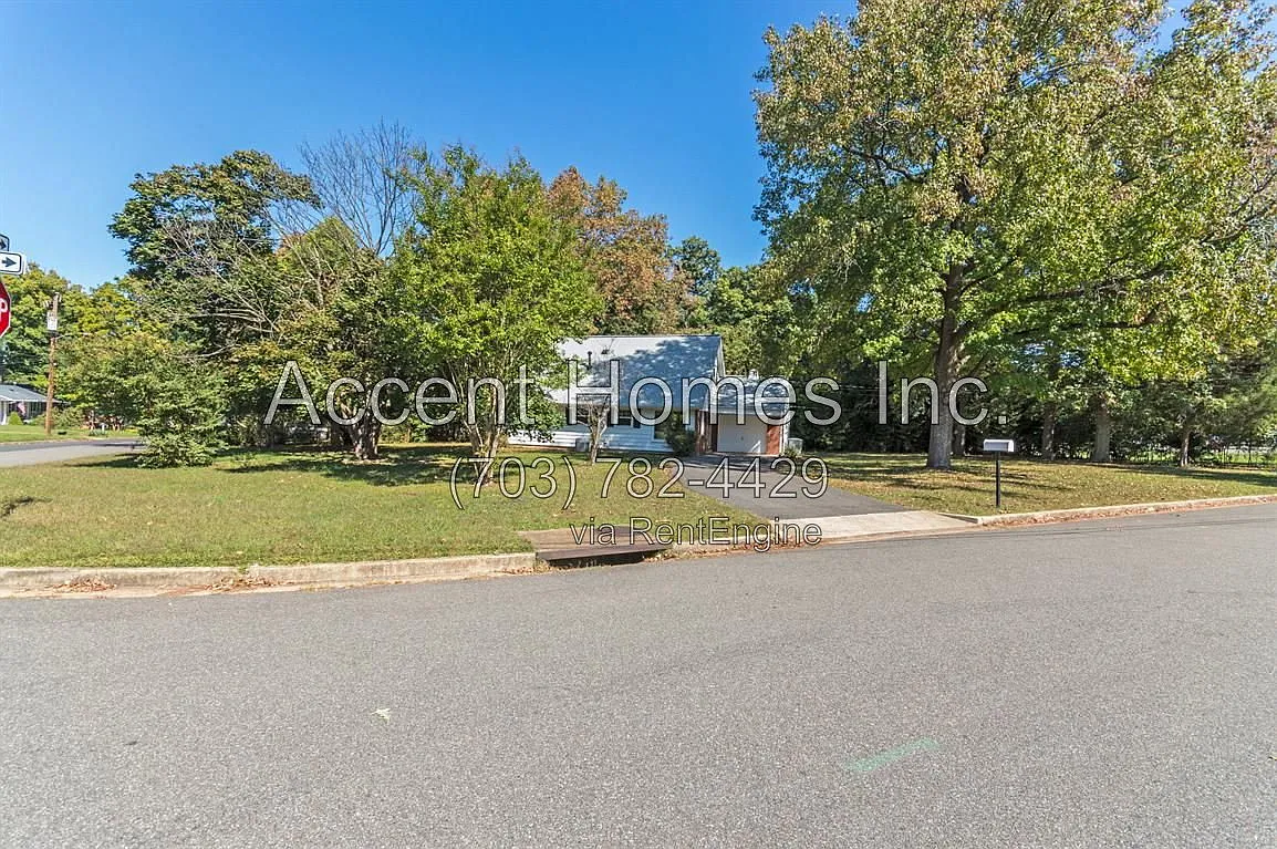 4 bed, 2.0 bath, 1326 sqft, $3,400 — Photo 3