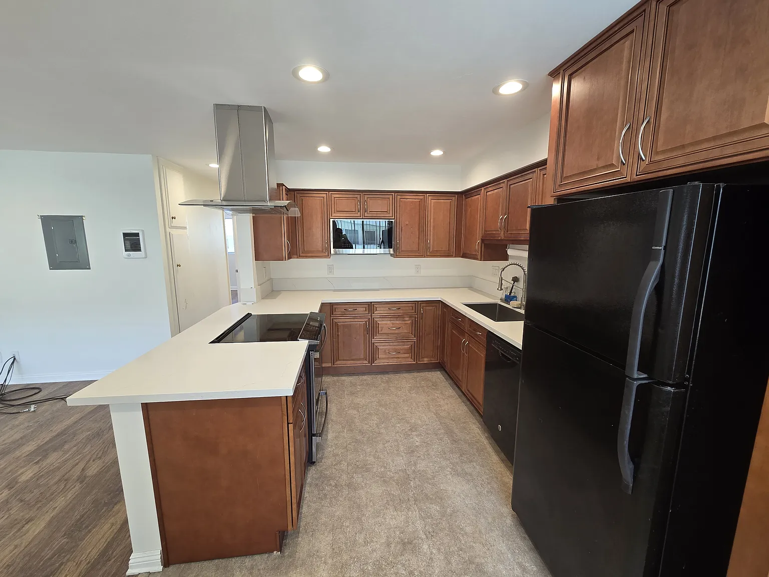 2 bed, 910 sqft, $3,500 — Photo 3
