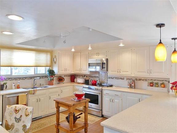 2nd image of 539 Paul Pl