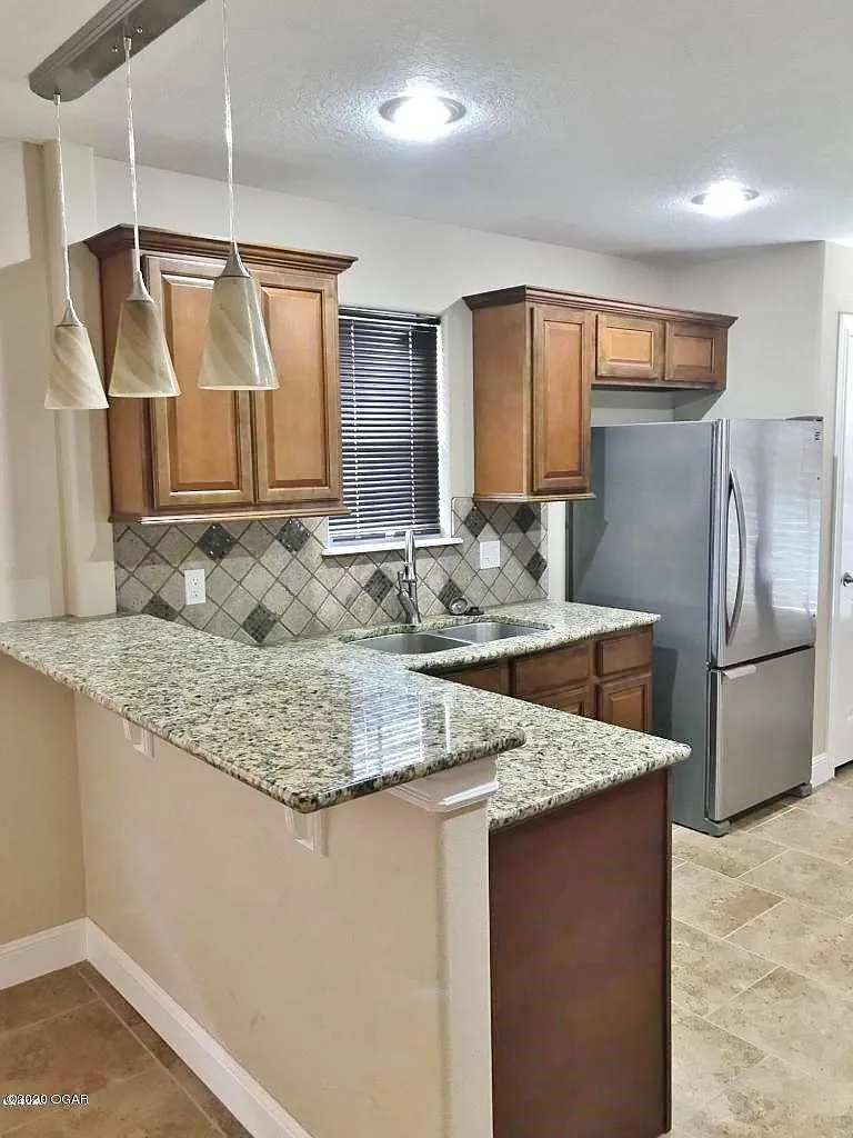 3 bed, 1400 sqft, $1,500 — Photo 3
