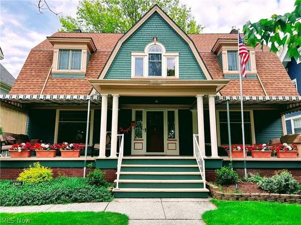 1459 Arthur Ave, Lakewood, OH 44107