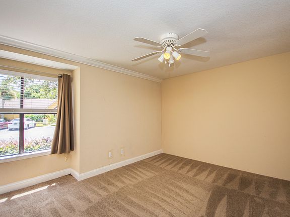 4th image of 900 JETTY Court #900