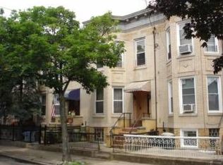 75-11 64th St, Flushing, NY 11385