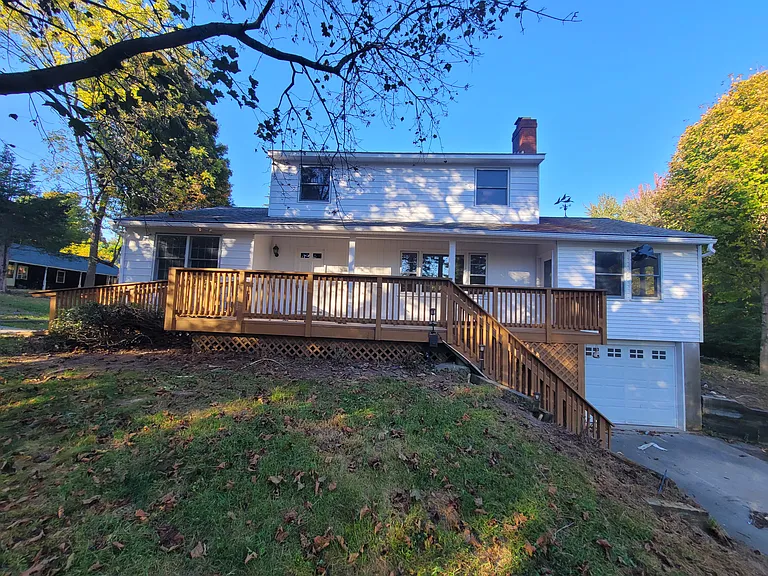 420 Crescent Ave — Photo 1