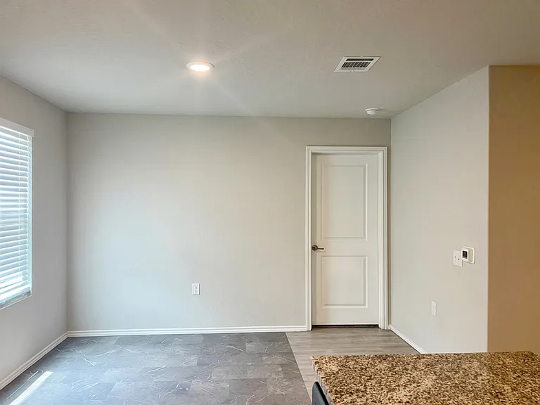 914 Albatross Way — Photo 6