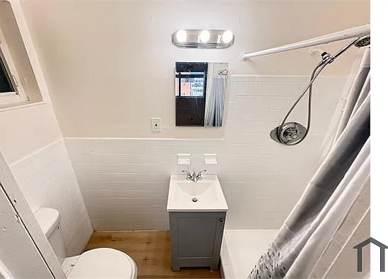 690 NE 133rd St #7 — Photo 4