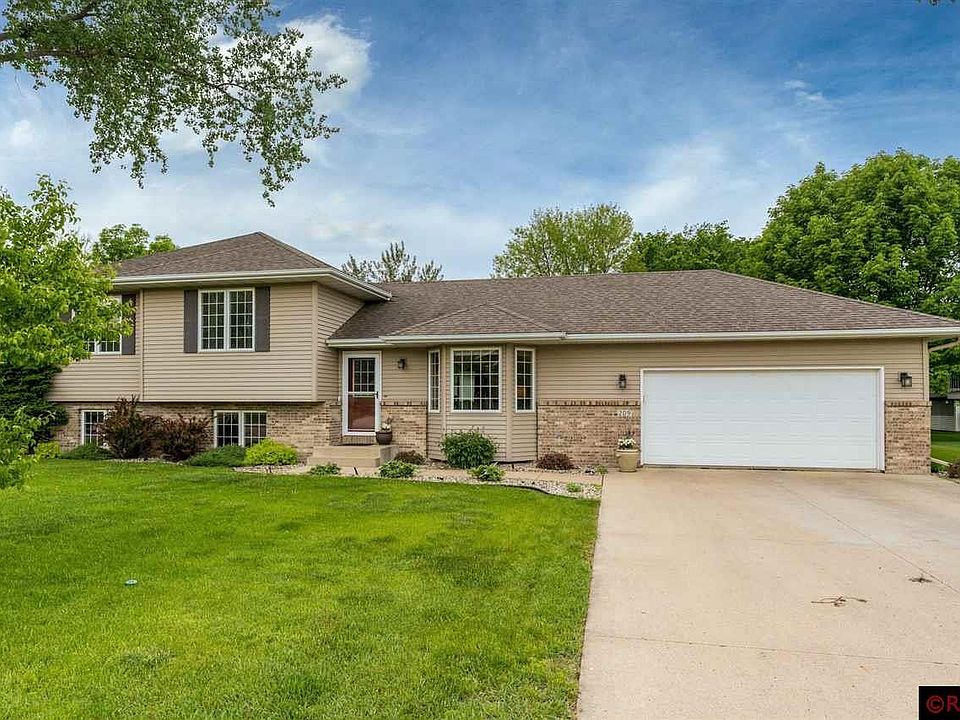 1st image of 209 Falcon Dr