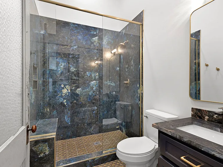 719 Bank St NW #3 — Photo 20