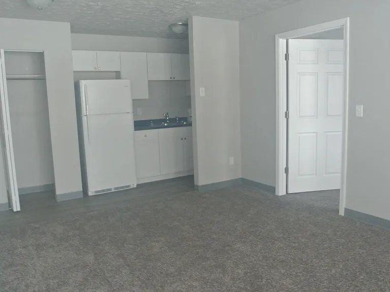 10 19th Ave SW — Photo 3