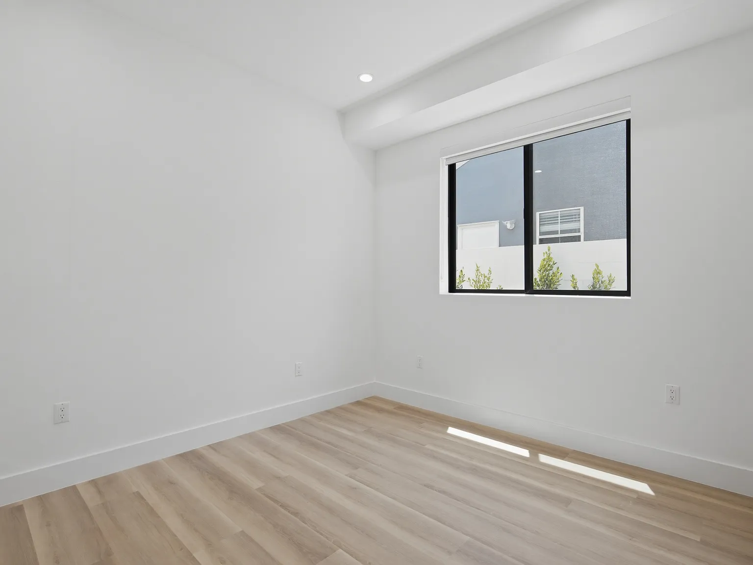 3 bed, 3.5 bath, $4,750 — Photo 3