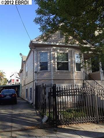 2nd image of 2524 Filbert St
