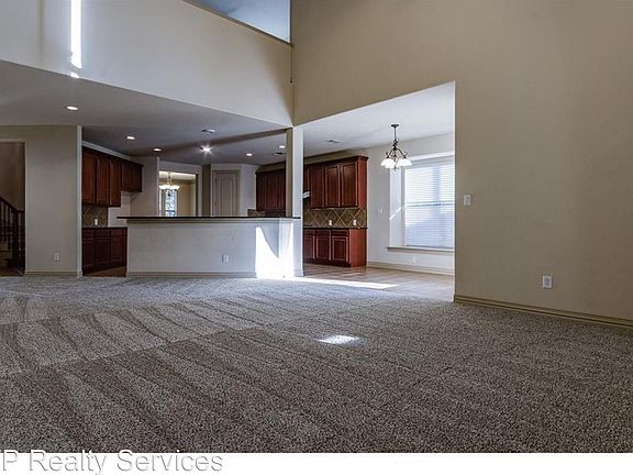 4th image of 12187 Sunny St