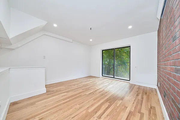 Rented by Living New York | media 8