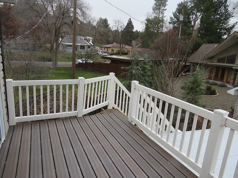 1014 E Franklin St — Photo 6