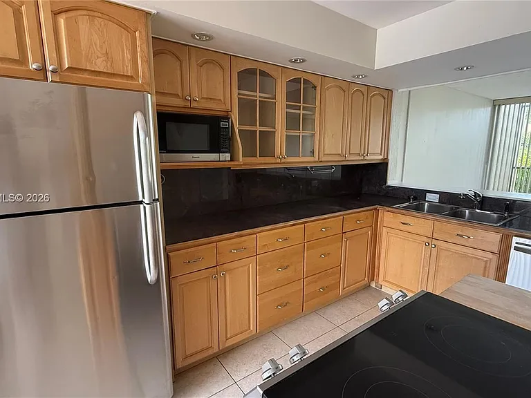 2921 SW 87th Ave #511 — Photo 3