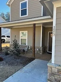 4 bed, 4.0 bath, 2400 sqft, $2,250 — Photo 4