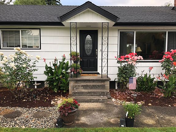 2nd image of 3000 NE 49th St
