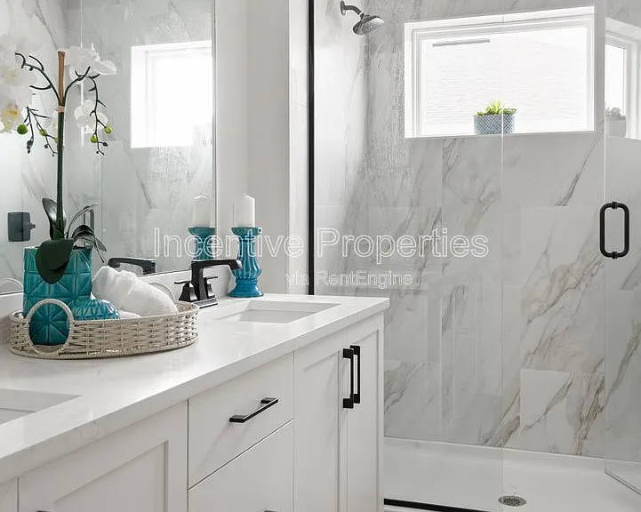 526 S Grandview Ave — Photo 16