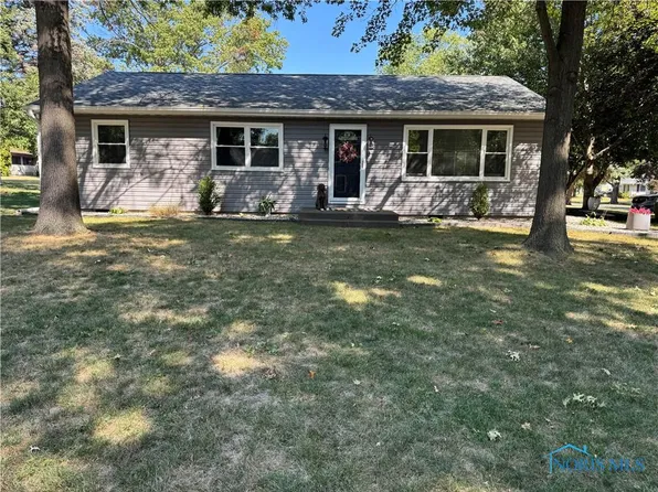 1202 Oakwood Ave, Bryan, OH 43506